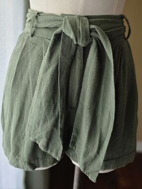 ASOS Army Green Linen Look Lightweight Belted Shorts Women's Size 0